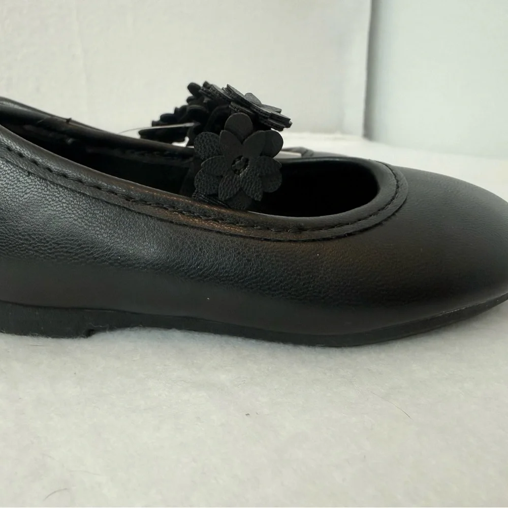 NWT-Jumping Beans Black Dress Shoe with Floral Accent Toddler size 6 Junieeblack